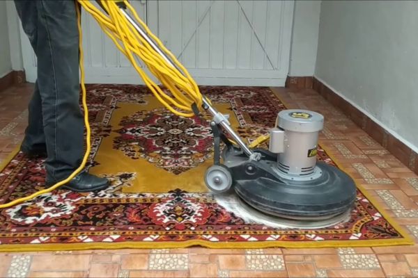 Nguyên nhân và cách khắc phục các sự cố khi giặt thảm với máy chà sàn đơn